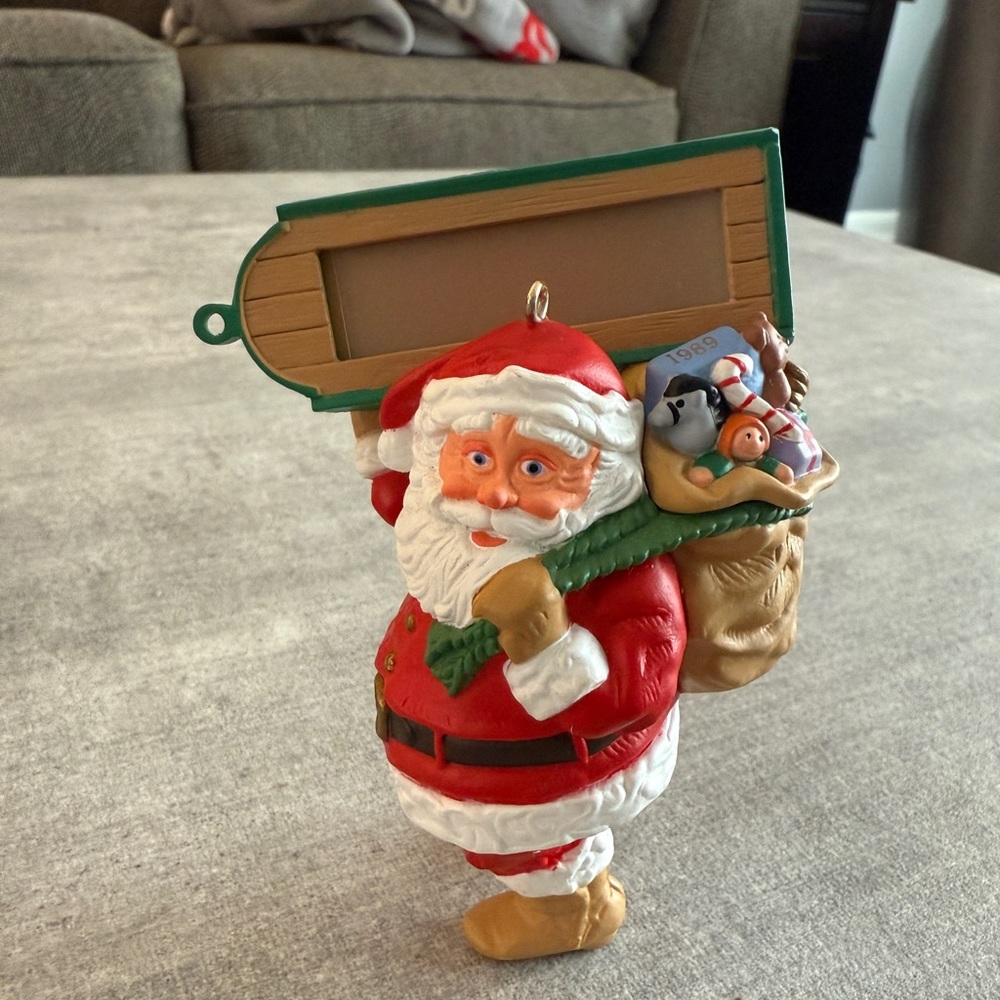 1989 Hallmark Keepsake Ornament Collector’s Club – “Visit From Santa” – No Box